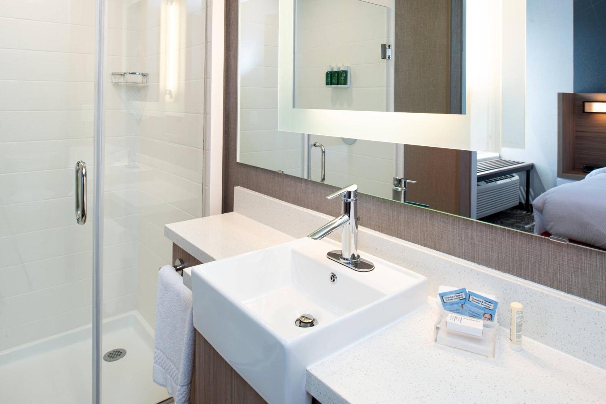Springhill Suites By Marriott Kansas City Northeast Zewnętrze zdjęcie