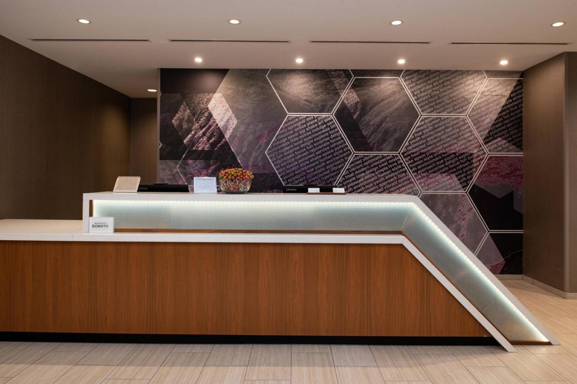 Springhill Suites By Marriott Kansas City Northeast Zewnętrze zdjęcie